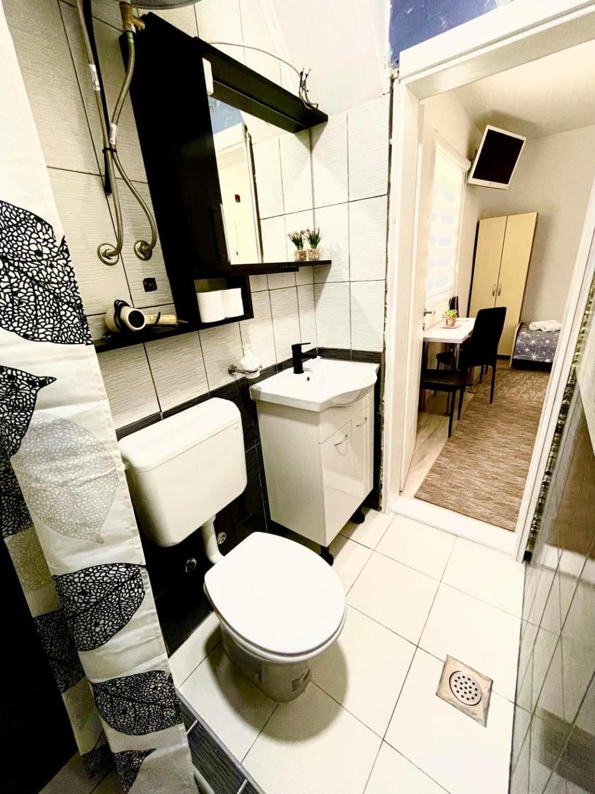 Apartment Adel Mostar Esterno foto