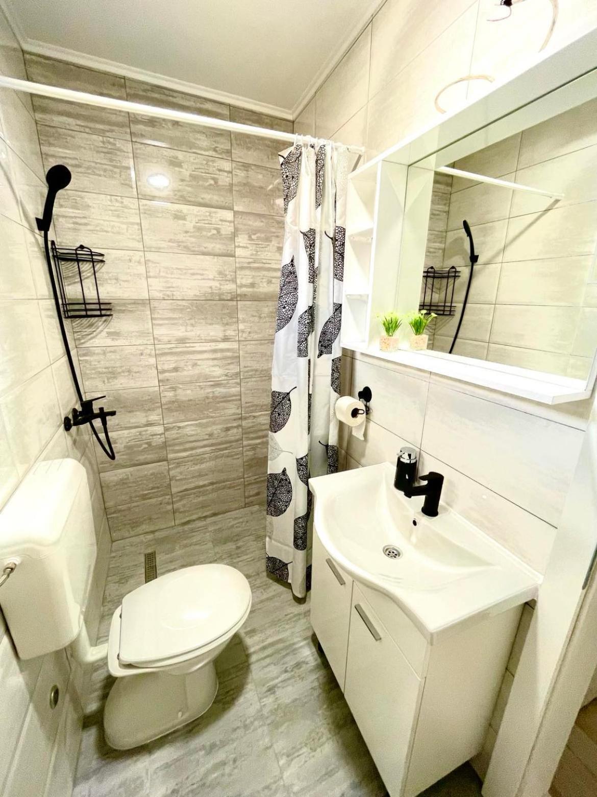 Apartment Adel Mostar Esterno foto